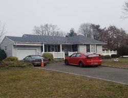  Robin Ln, Brentwood NY