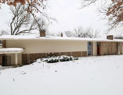 Short-sale Listing in WILSON LN HINSDALE, IL 60521
