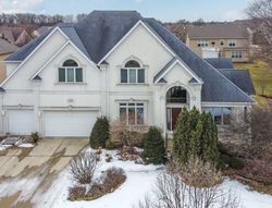 Short-sale in  KANE LN Batavia, IL 60510