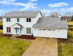 Short-sale in  COVINGTON WOODS BLVD Fort Wayne, IN 46804