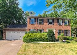 Short-sale in  CHAMBERLIN CT W Waldorf, MD 20601