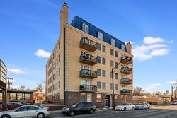 Short-sale in  N LINCOLN AVE B Chicago, IL 60659