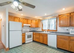 Short-sale Listing in CEDAR LN CLIFTON HEIGHTS, PA 19018