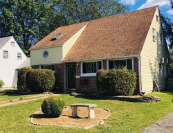 Short-sale in  CEDAR LN Clifton Heights, PA 19018