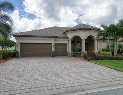 Short-sale in  BLUFF OAK LN Fort Myers, FL 33912