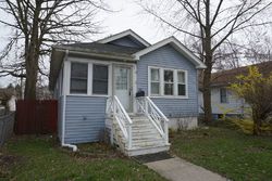 Short-sale in  RUNYARD PL Waukegan, IL 60085