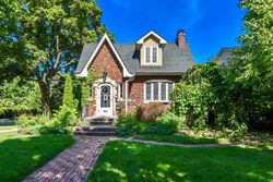 Short-sale in  FOREST AVE Glen Ellyn, IL 60137