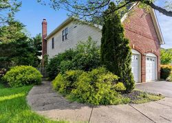 Short-sale Listing in FOX VALLEY TER ROCKVILLE, MD 20853