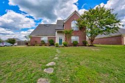 Short-sale Listing in BAYSWEET DR MEMPHIS, TN 38125