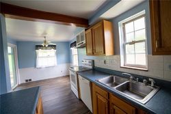 Short-sale Listing in STREETS RUN RD PITTSBURGH, PA 15236