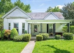 Short-sale Listing in N 3RD ST NICHOLASVILLE, KY 40356