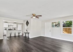  S Hampton Rd, Dallas TX