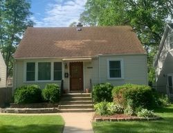 Short-sale Listing in E 148TH ST HARVEY, IL 60426