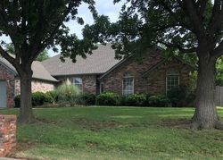 Short-sale Listing in NW 111TH ST OKLAHOMA CITY, OK 73162