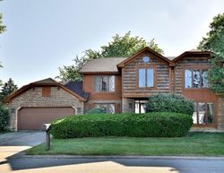 Short-sale in  HICKORY DR Lisle, IL 60532