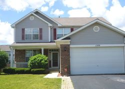 Short-sale in  FITZER DR Joliet, IL 60431