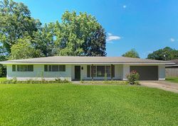 Short-sale in  ALONDA DR Lafayette, LA 70503