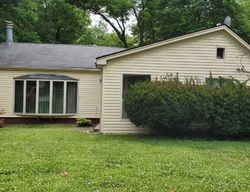 Short-sale in  S MADISON AVE Louisville, KY 40243