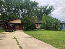 Short-sale Listing in AARON AVE SOUTH ELGIN, IL 60177