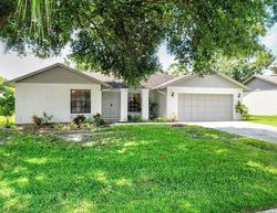 Short-sale in  OAKWOOD PL Tarpon Springs, FL 34688