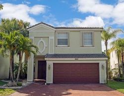 Short-sale in  DUPONT PL West Palm Beach, FL 33414