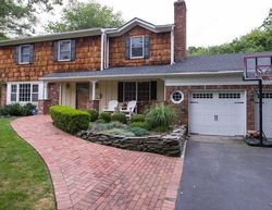 Short-sale in  BAYVIEW AVE East Islip, NY 11730