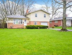 Short-sale in  DOUGLAS LN Crete, IL 60417