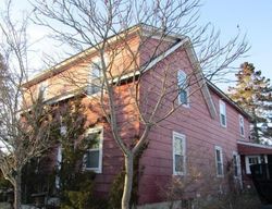 Short-sale in  SIMMONS ST Rockland, ME 04841
