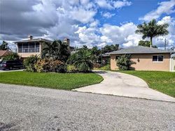 Short-sale in  SE 27TH TER Cape Coral, FL 33904