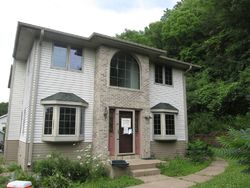 Short-sale in  CLIFFSIDE DR La Crosse, WI 54601