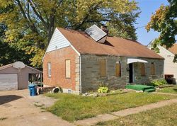 Short-sale in  GORDON AVE Saint Louis, MO 63114