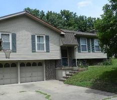 Short-sale in  ENGLEWOOD ST Lansing, KS 66043