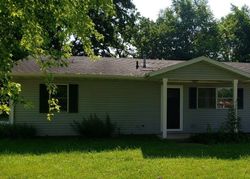 Short-sale in  OAK GROVE AVE Sterling, IL 61081