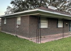 Short-sale in  COLLINS BLVD Gulfport, MS 39507