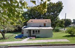Short-sale Listing in W MAPLEWOOD AVE MECHANICSBURG, PA 17055