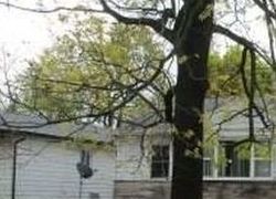 Short-sale Listing in E 39TH ST INDIANAPOLIS, IN 46226