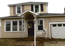 Short-sale Listing in E CLEARWATER RD LINDENHURST, NY 11757