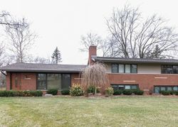 Short-sale in  LESLIE ANN DR Tinley Park, IL 60477