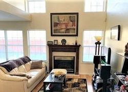 Short-sale Listing in BLOOMFIELD CT VERNON HILLS, IL 60061
