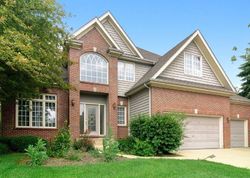 Short-sale in  CLARISSA LN Aurora, IL 60502