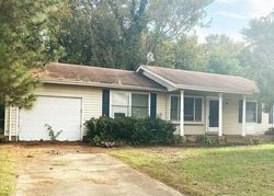 Short-sale in  WOODSIDE LN Portsmouth, VA 23703