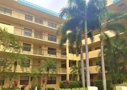 Short-sale in  W OAKLAND PARK BLVD  Fort Lauderdale, FL 33313