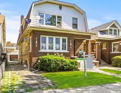 Short-sale in  W FLETCHER ST Chicago, IL 60641