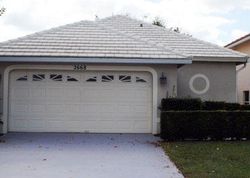 Short-sale in  COUNTRY GOLF DR West Palm Beach, FL 33414
