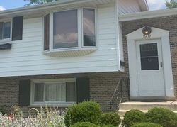 Short-sale Listing in CRAIG DR OAK FOREST, IL 60452