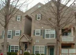 Short-sale in  DAYBREAK CIR Newport News, VA 23602