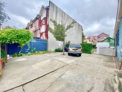 Short-sale in  155TH ST Jamaica, NY 11433