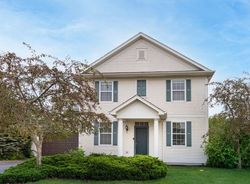 Short-sale in  PARKSTONE DR Cary, IL 60013