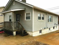 Short-sale Listing in JEFFERSON AVE SAINT LOUIS, MO 63134