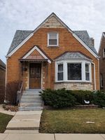 Short-sale in  N NAGLE AVE Chicago, IL 60634